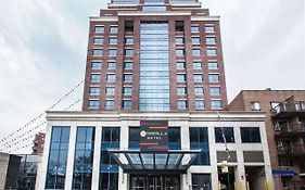 Comfort Inn & Suites - Kew Gardens Near La Guardia Airport
